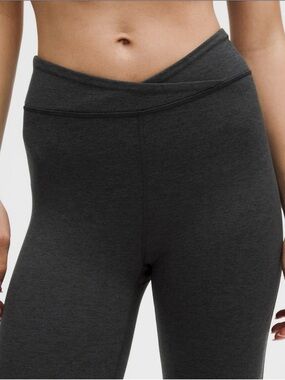 lululemon athletica black Crossover Waist capri Leggings